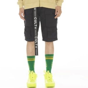 Cult of Individuality•Blk cargo shorts• NEW W/Tags•belt included •32 waist
